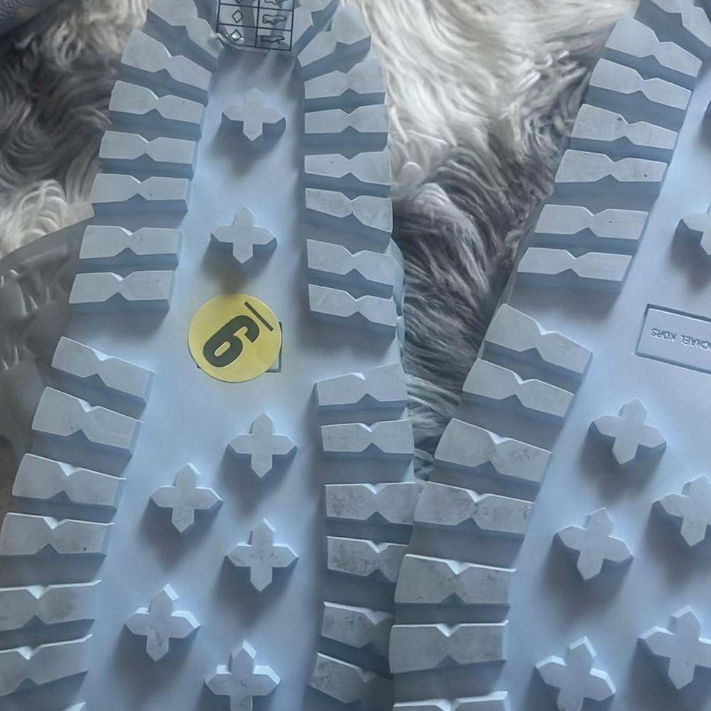 Michael Kors Light Blue Slides and Wristlet - Picture 5 of 8